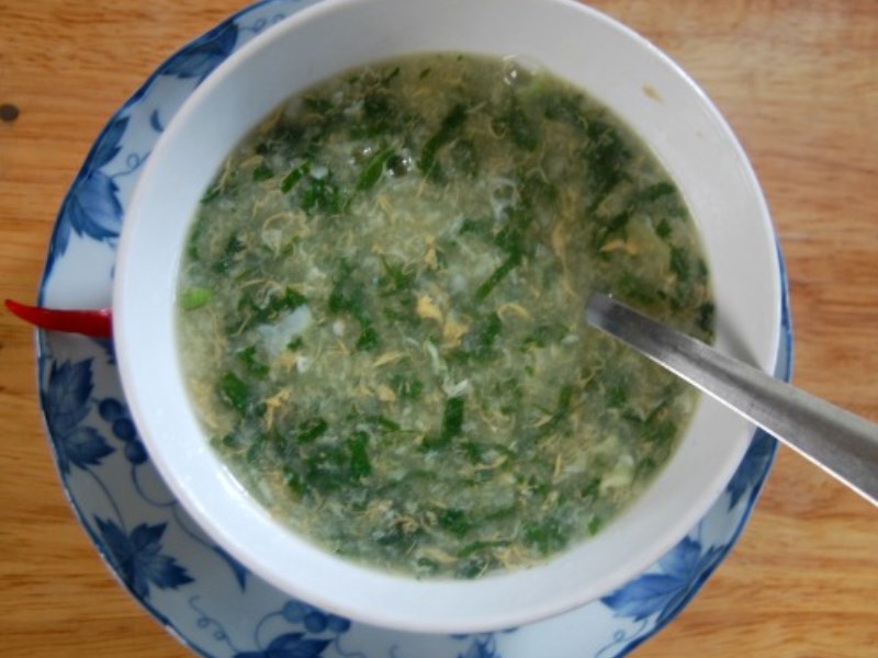 Nấu ch&aacute;o l&aacute; lốt