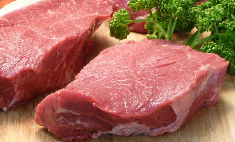 Làm bột canh từ thịt heo