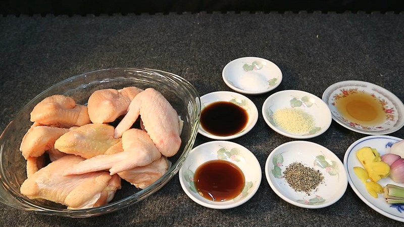 Nguyên liệu món ăn cánh gà chiên giòn cùng cừu xù