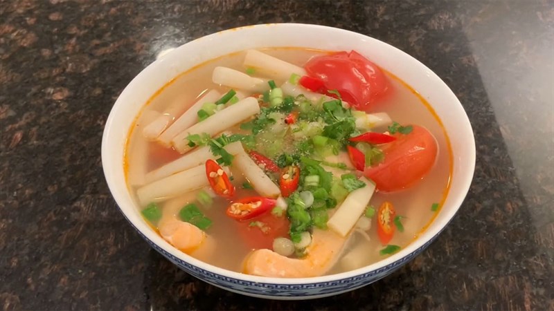 canh chua ng&oacute; sen nấu c&aacute; hồi