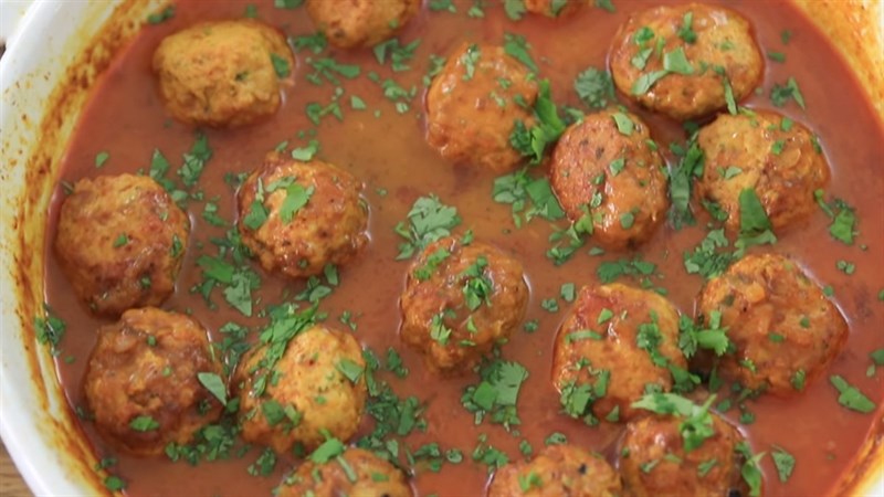 G&agrave; vi&ecirc;n sốt c&agrave; ri