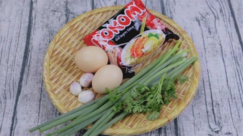 Ingredients for the dish 2 ways to make fried egg noodles