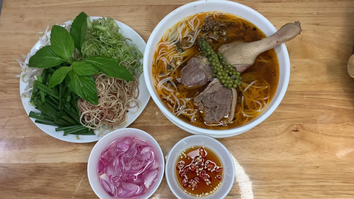 Bún vịt nấu tiêu