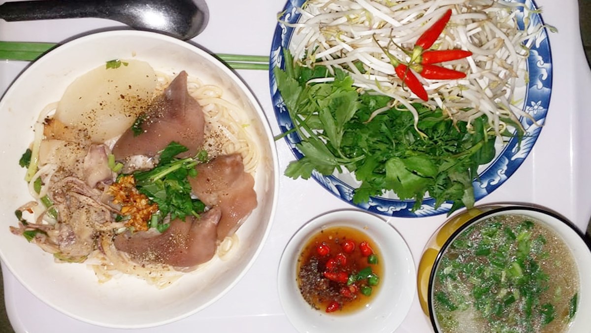 Hủ tiếu móng heo