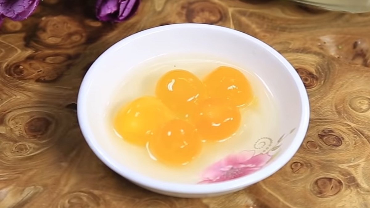 Cách làm trứng cút muối siêu đơn giản dễ làm tại nhà