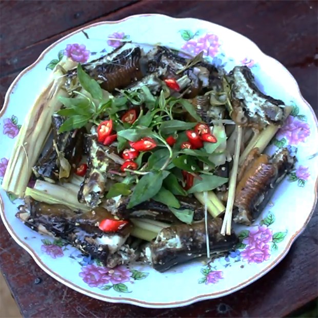 Cách làm lươn hấp sả ớt dân dã, ngon ngọt thơm nức mũi dễ làm tại nhà