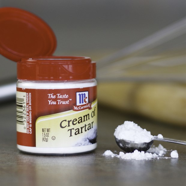 Cream of tartar là gì? Mua ở đâu, có thể thay thế bằng gì trong làm bánh?