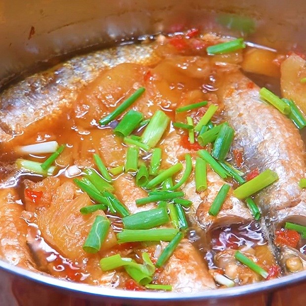 Cách làm cá đối kho thơm (dứa) chua ngọt đậm đà cho bữa cơm gia đình