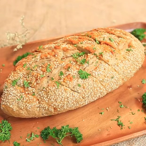2 cách làm bánh mì nướng sa tế cay cay thơm lừng siêu ngon miệng
