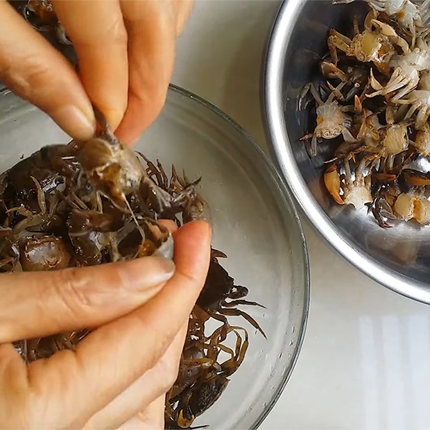 Cách sơ chế và lọc cua đồng cực đơn giản để nấu riêu cua