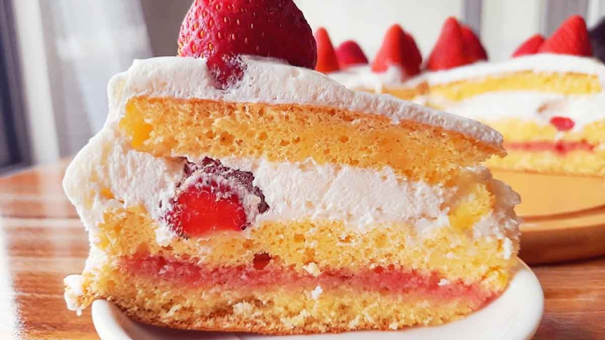 Bánh kem (bánh gato) dâu tây