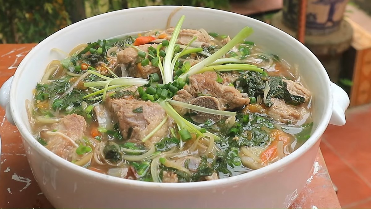 Canh bắp chuối nấu sườn