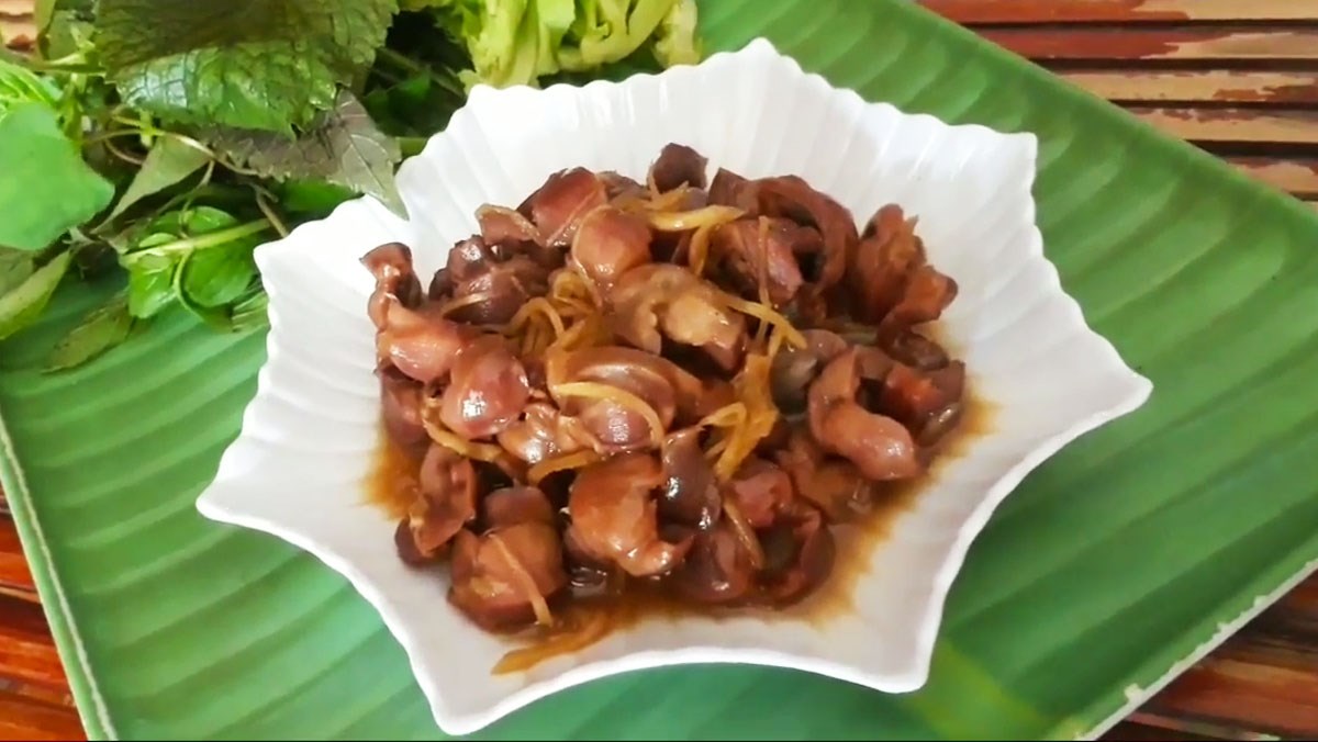 Mề gà kho gừng