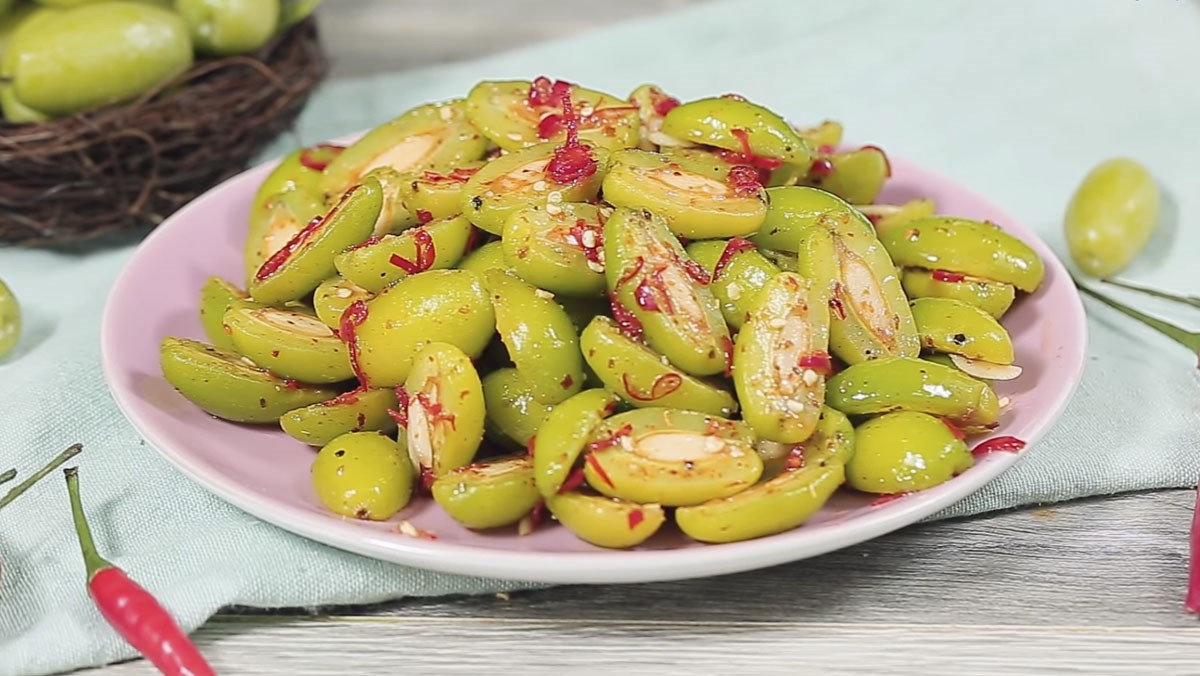 Nhót dầm muối ớt
