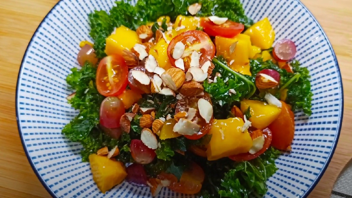 Salad xoài cải kale