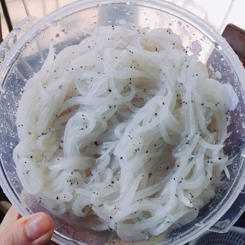 Bước 1 Sơ chế nguyên liệu Chả cá ngần