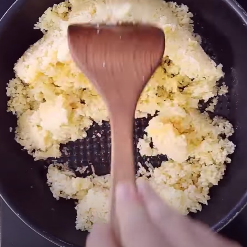 Bước 5 Cho cơm vào Cơm bạch tuộc