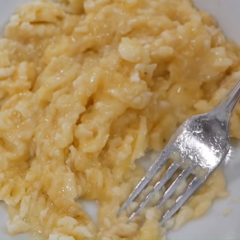 Bước 3 Chuẩn bị phần chuối Bánh hạt thập cẩm