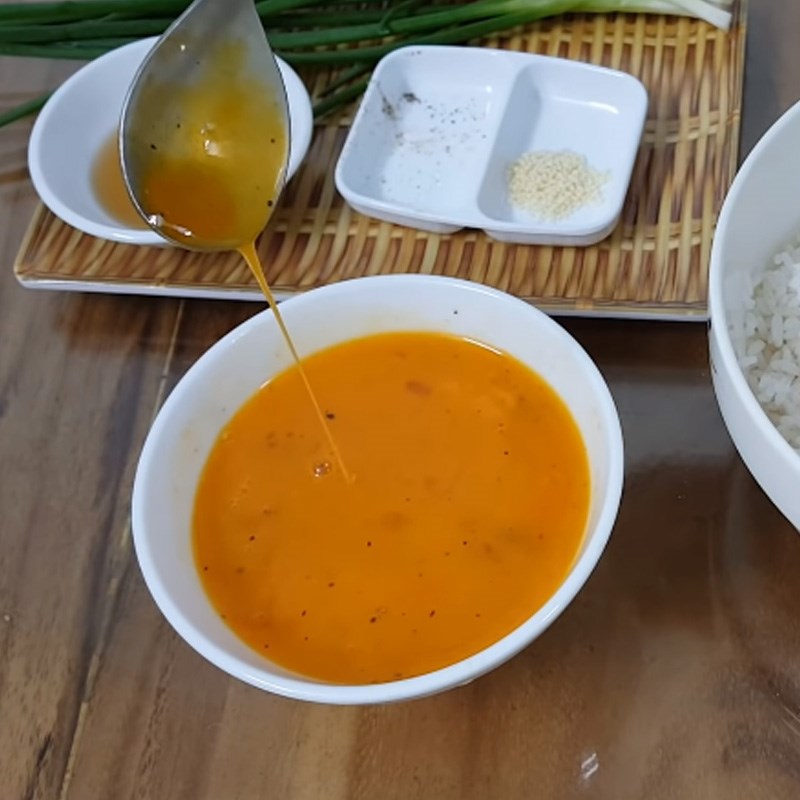 Cách 1 Đánh trứng Cơm cừu trứng