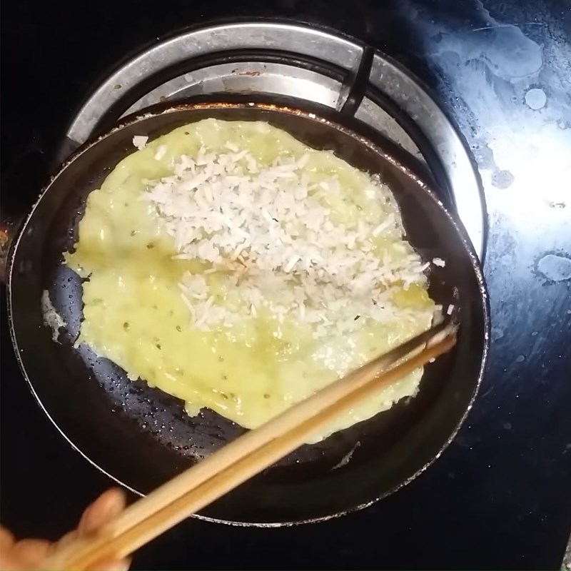 Bước 4 Đổ bánh xèo ngọt Bánh xèo ngọt