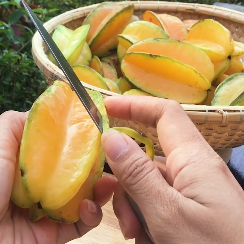 Bước 1 Ép khế Nước ép khế ngọt