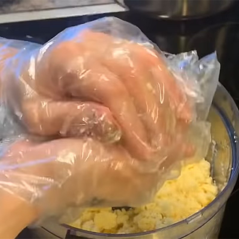 Bước 2 Hấp, xay và nắn đậu xanh Cháo khoái Hải Phòng