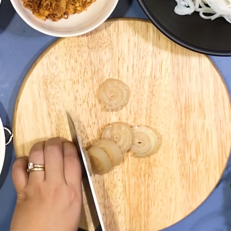 Bước 6 Hoàn thành Hủ tiếu da heo cuộn