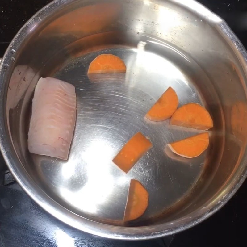 Bước 2 Luộc và làm nhuyễn thịt cá Cháo cá lóc cà rốt rau dền