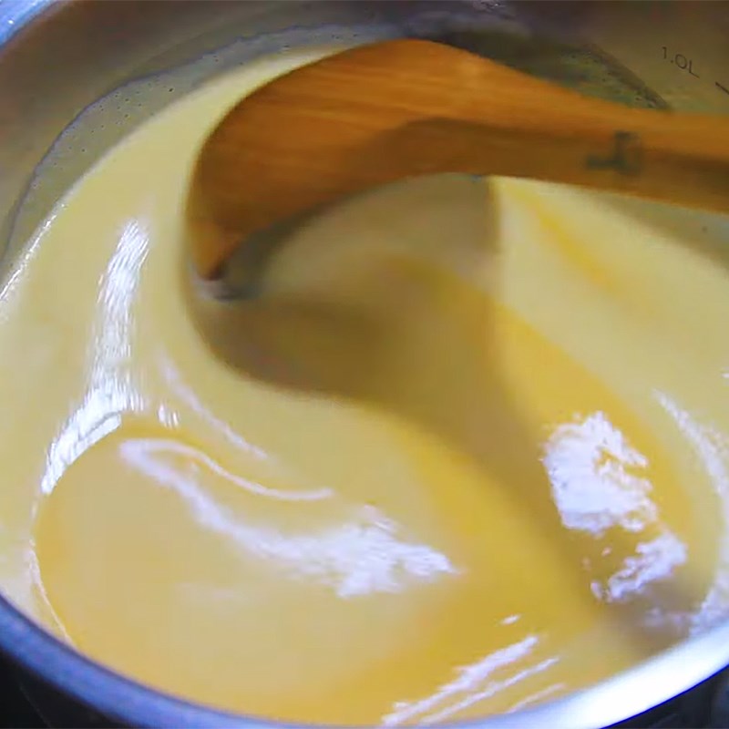 Bước 3 Nấu hỗn hợp sốt trứng muối Sốt trứng muối dùng cho món hải sản