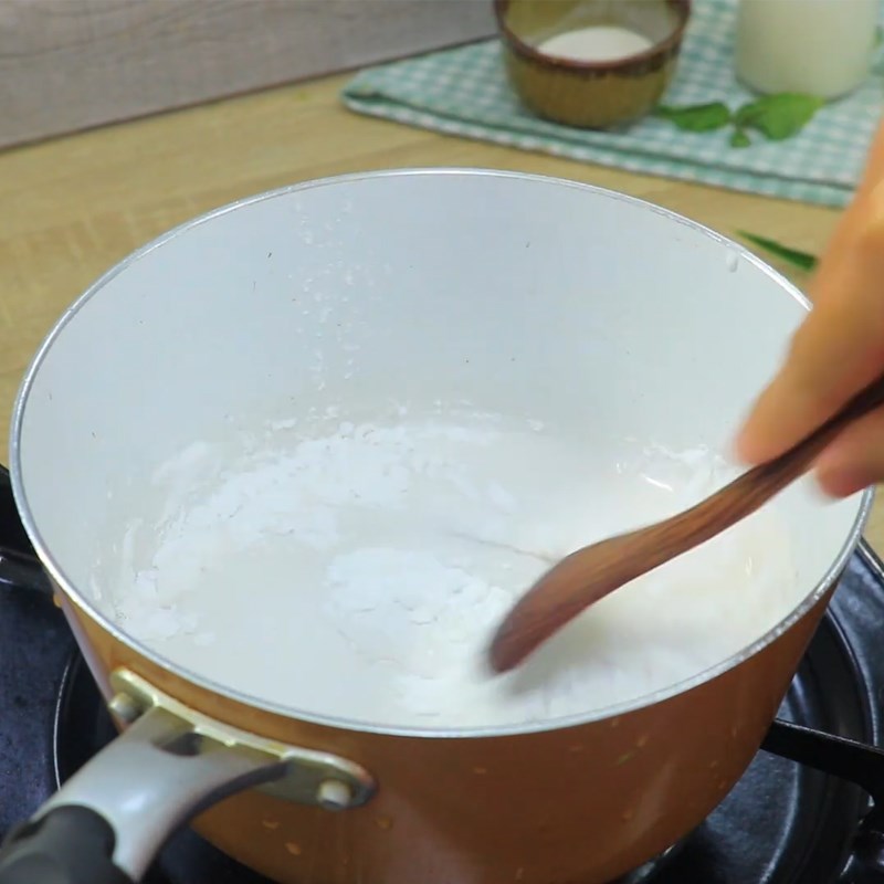 Bước 3 Nấu nước cốt dừa Sữa chua thạch lá nếp lá cẩm