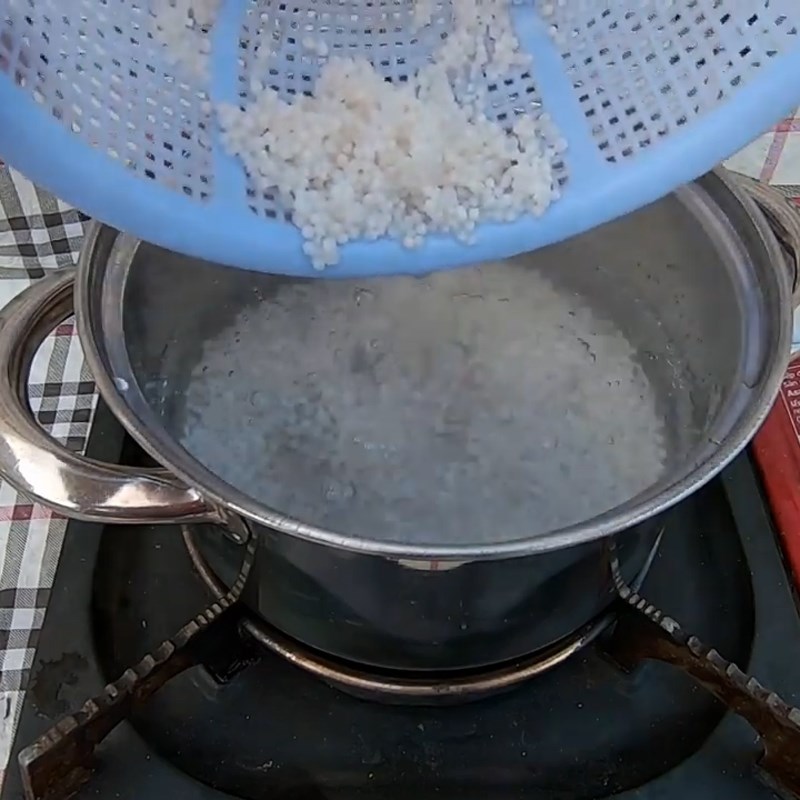 Bước 1 Ngâm bột báng Chuối nướng nước cốt dừa