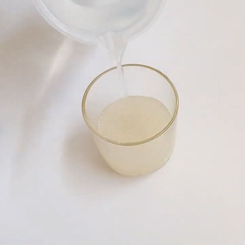 Bước 2 Ngâm nở gelatin Sữa chua hoa quả