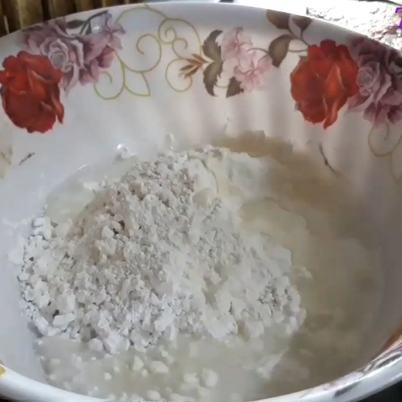Bước 2 Pha bột Nấm rơm chiên giòn
