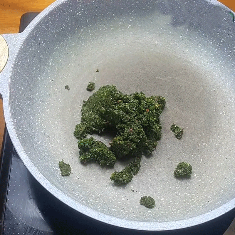 Bước 3 Rang muối ớt Muối ớt chấm gà