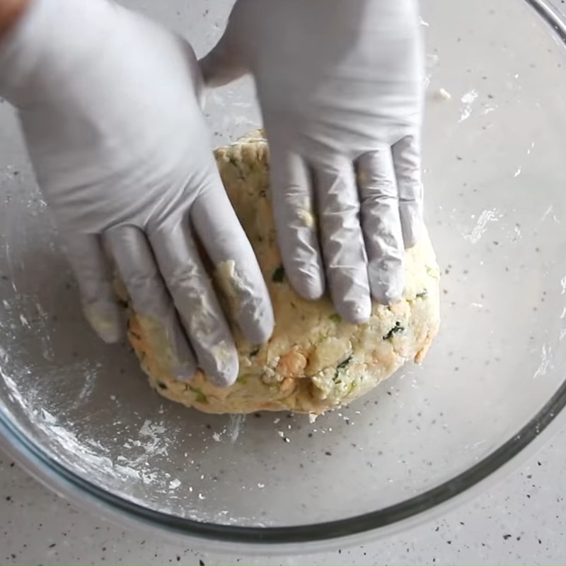 Bước 2 Rây, trộn bột Bánh scone mặn phô mai hành