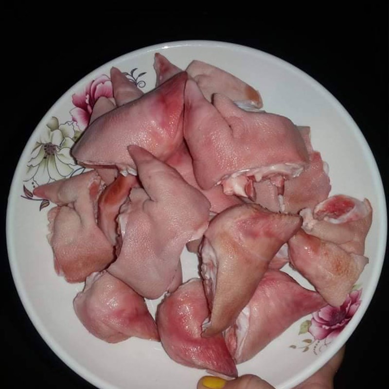 Bước 2 Sơ chế các nguyên liệu khác Hủ tiếu móng heo