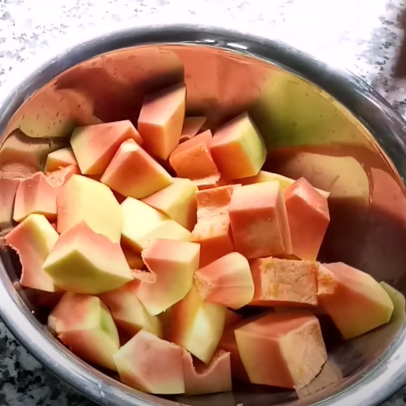 Bước 1 Sơ chế đu đầy đủ Canh đu đủ hầm xương