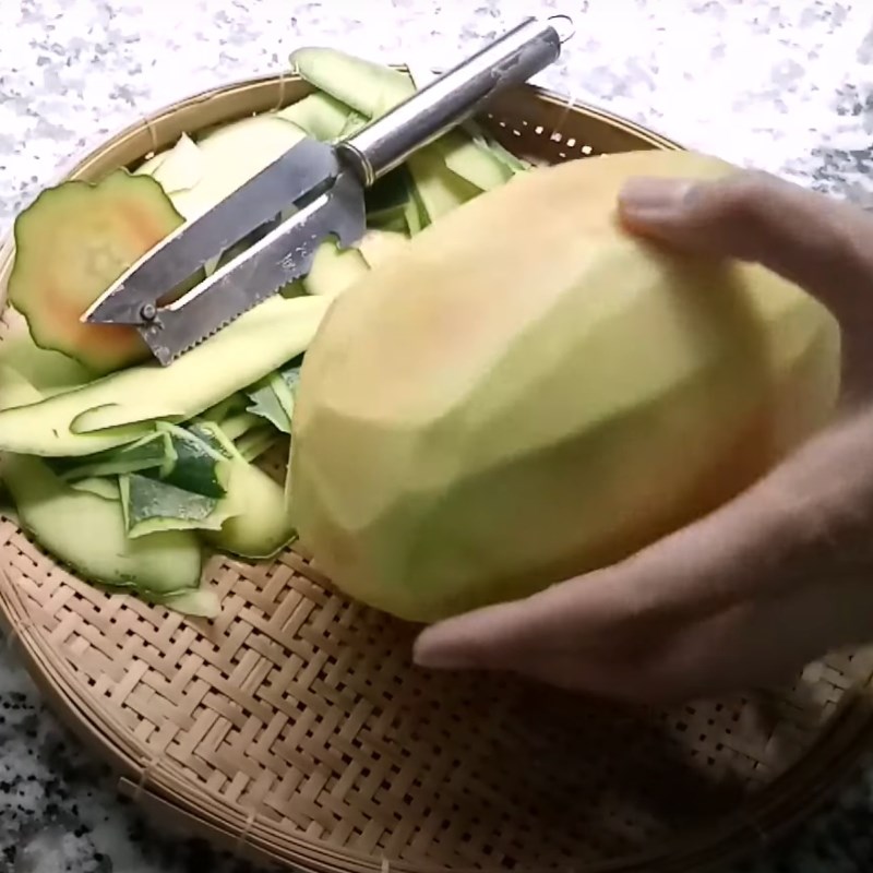 Bước 1 Sơ chế đu đủ Canh đu đầy đủ hầm xương