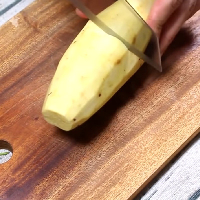 Bước 1 Sơ chế các nguyên liệu Chè khoai lang cốt dừa
