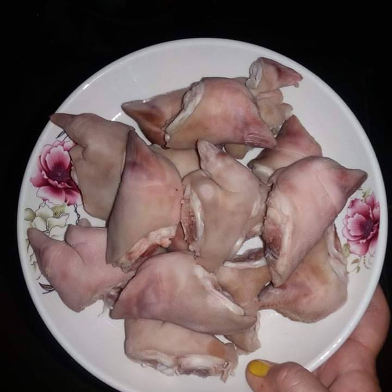 Bước 1 Sơ chế móng heo Hủ tiếu móng heo