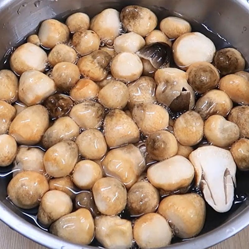 Bước 1 Sơ chế nấm rơm Nấm rơm chiên giòn