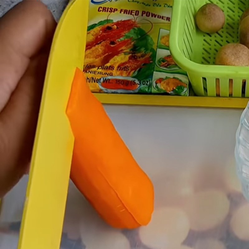Bước 1 Sơ chế nấm rơm và cà rốt Nấm rơm chiên bột