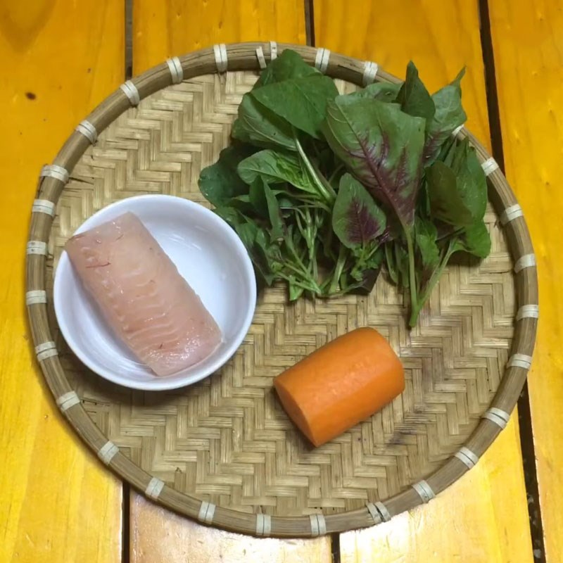 Bước 1 Sơ chế nguyên liệu Cháo cá lóc cà rốt rau dền