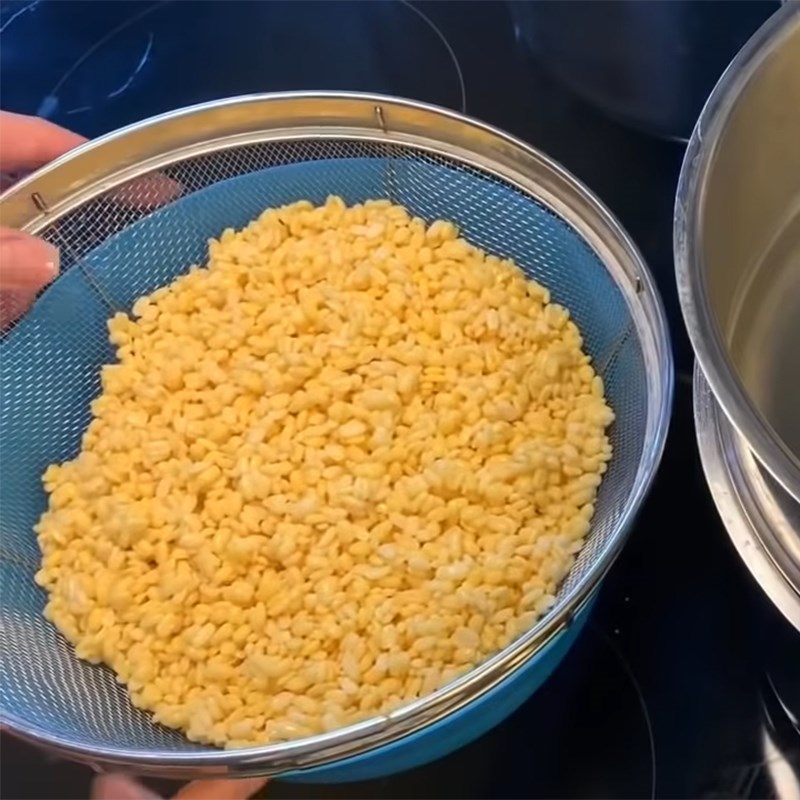 Bước 1 Sơ chế nguyên liệu Cháo khoái Hải Phòng