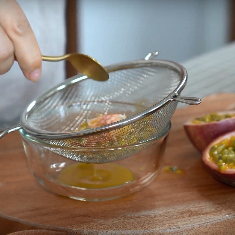 Bước 1 Sơ chế rau củ quả Salad xoài chanh dây