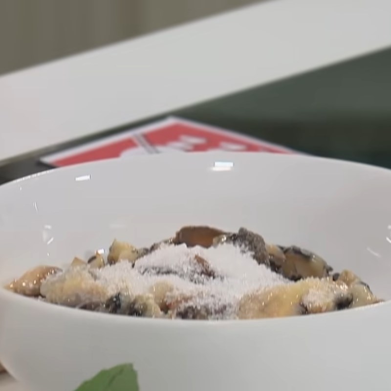 Bước 1 Sơ chế và ướp ốc Ốc lác xào tiêu xanh