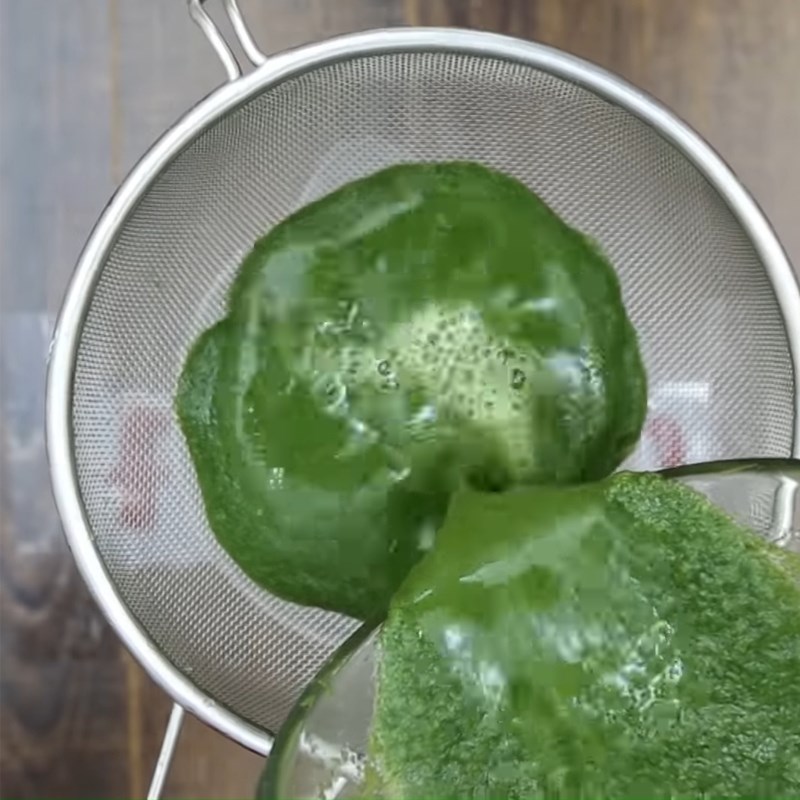 Bước 3 Sơ chế và xay rau diếp cá Sinh tố diếp cá đậu xanh