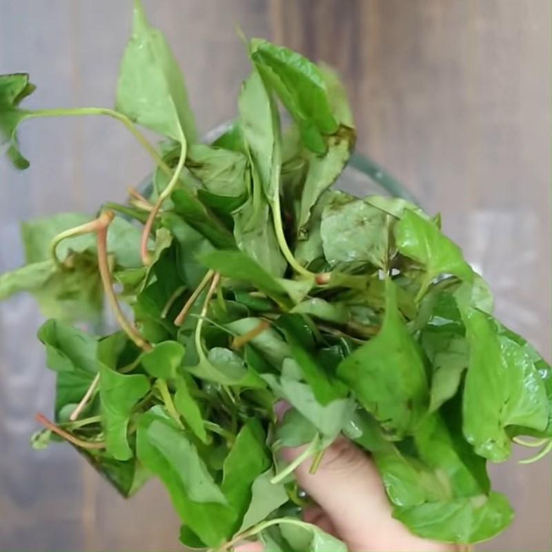 Bước 3 Sơ chế và xay rau diếp cá Sinh tố diếp cá đậu xanh