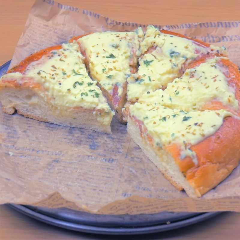 Bước 8 Thành phẩm Pizza bơ tỏi kem phô mai