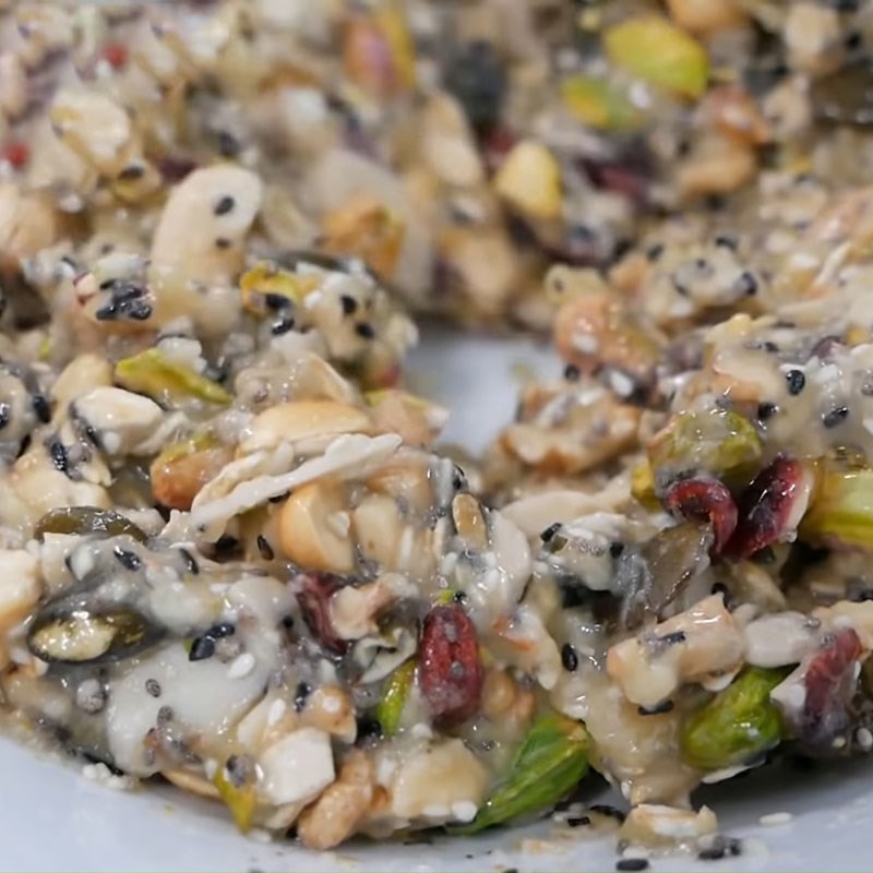 Bước 4 Trộn hỗn hợp bánh Bánh hạt thập cẩm